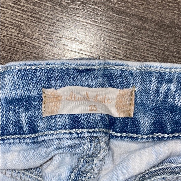 Altard State Ripped Lightwashed Jean Shorts - Picture 3 of 3